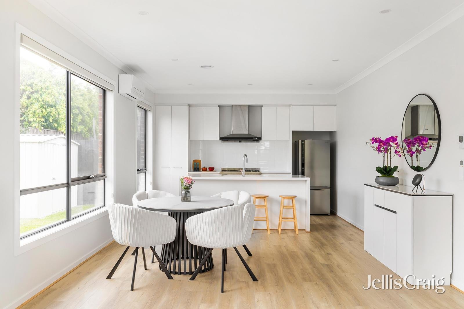 10 Small Road, Bentleigh image 4