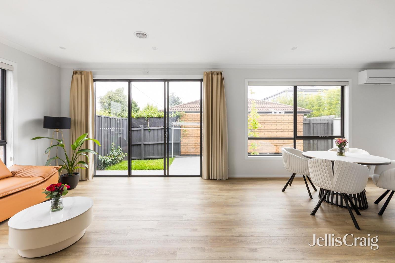 10 Small Road, Bentleigh image 6