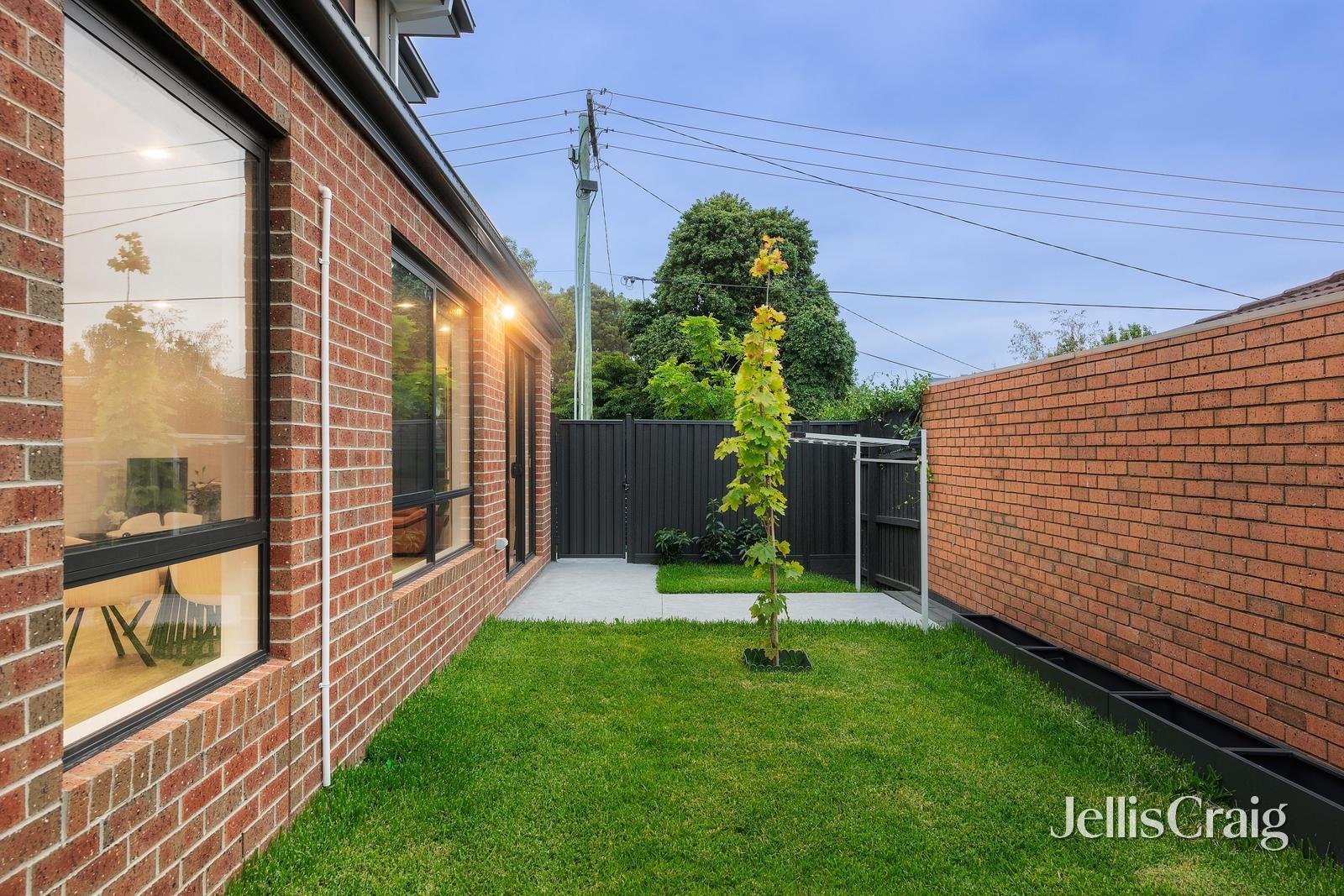10 Small Road, Bentleigh image 16