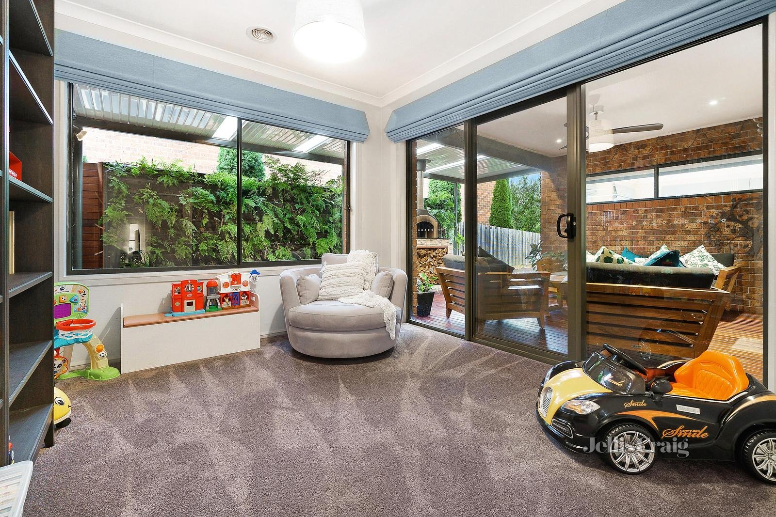 10 Sophie Place, Greensborough image 3