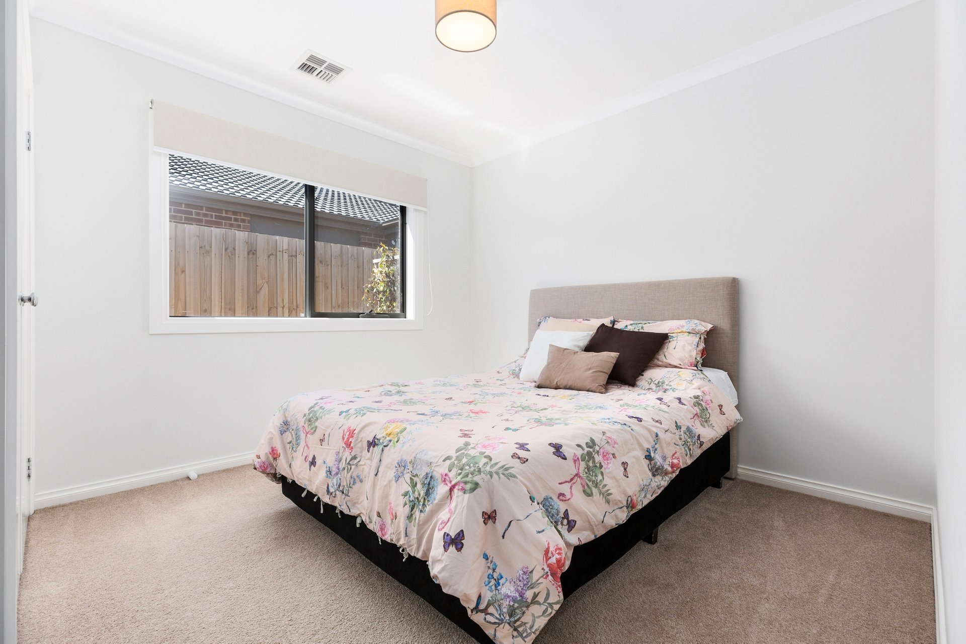 Property Gallery Thumbnail 11