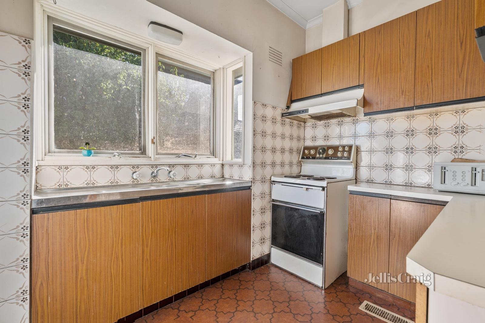 10 Stanley Grove, Blackburn image 5