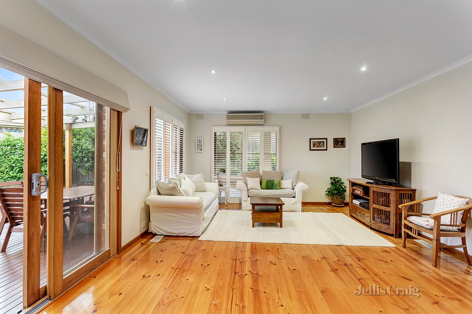 10 Stayner Court, Glen Waverley image 4