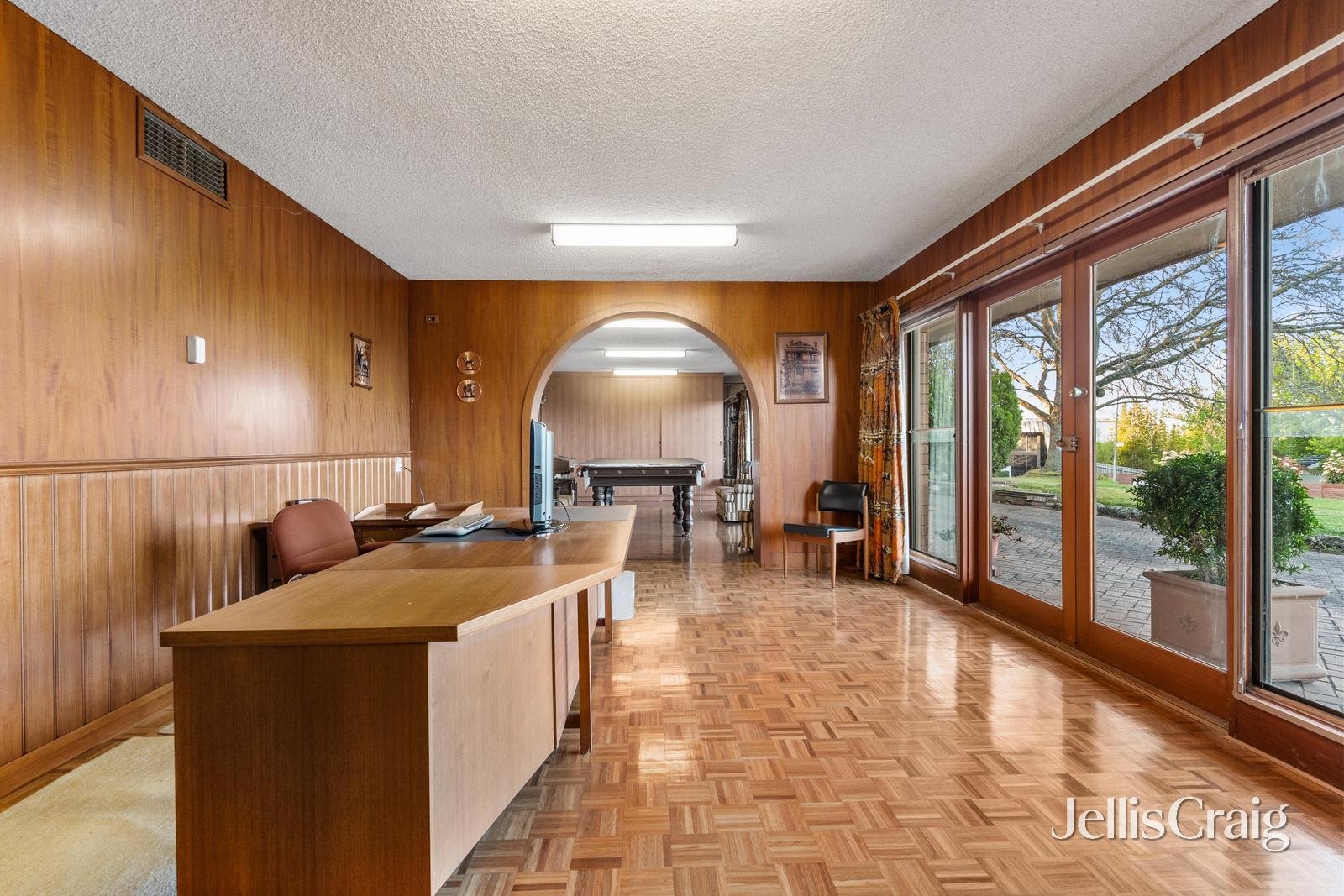 10 Stirling Crescent, Glen Waverley image 6