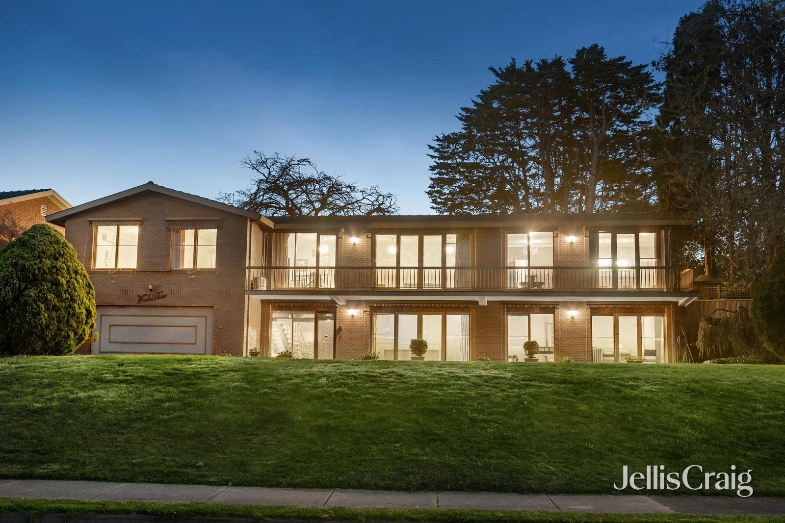 10 Stirling Crescent, Glen Waverley image 11