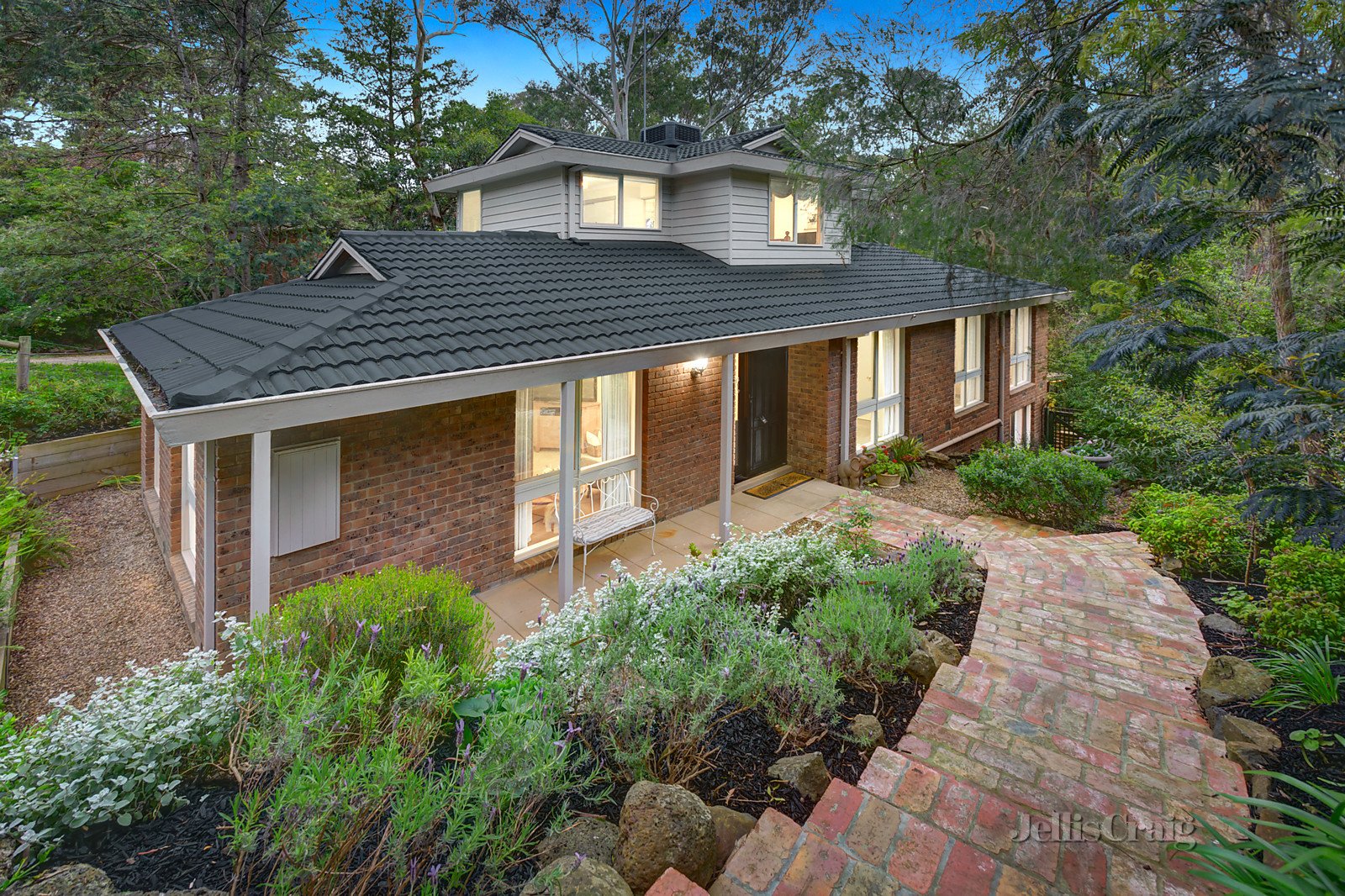 10 Strickland Court, Greensborough image 1