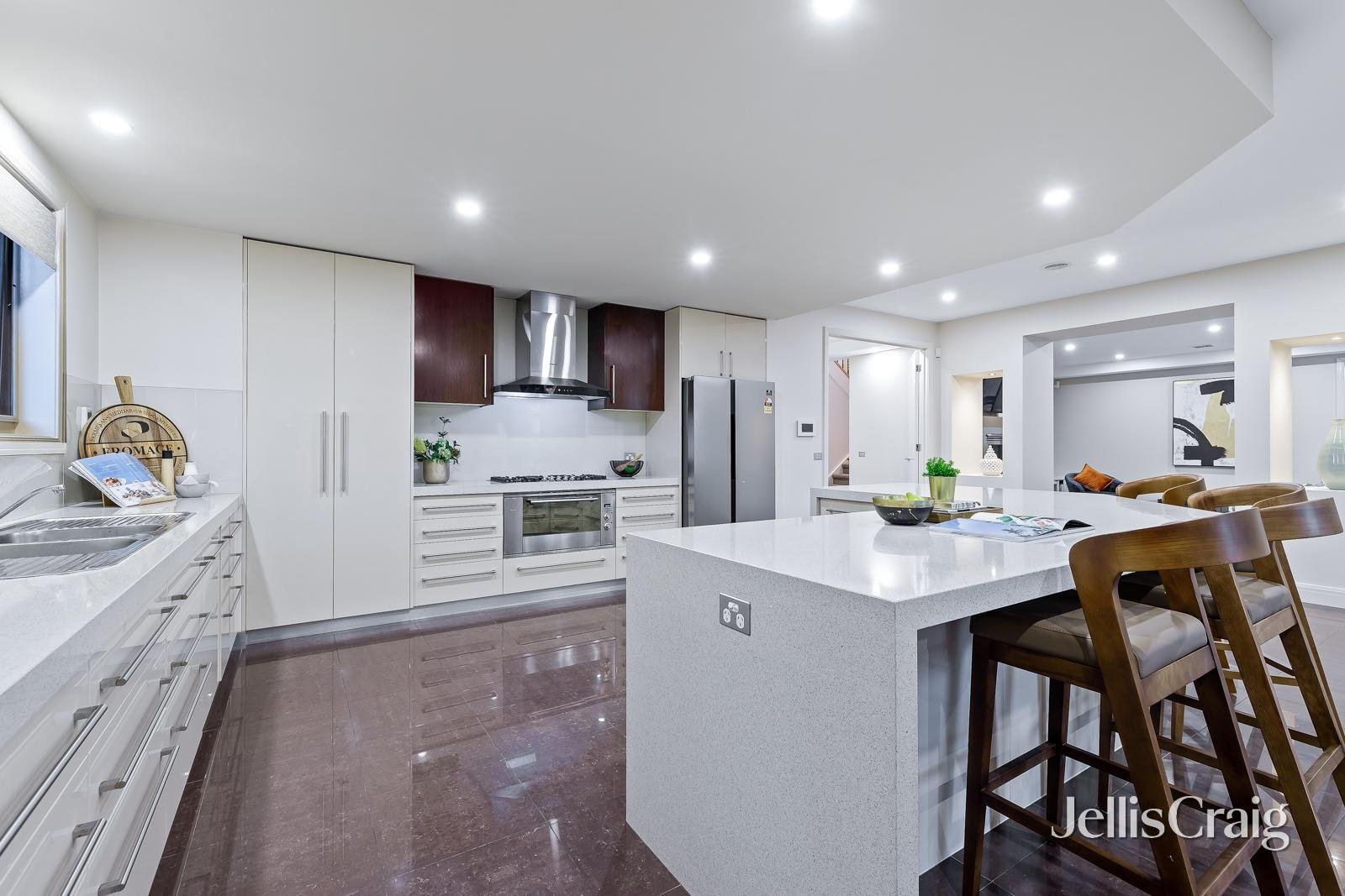 10 Subiaco Court, Glen&nbsp;Waverley image 5