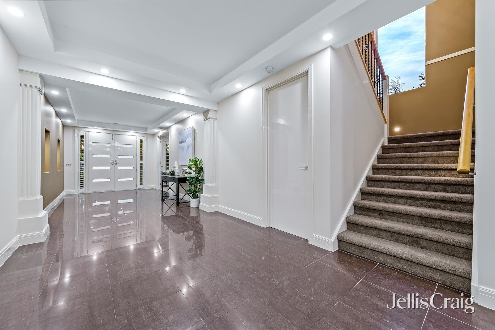 10 Subiaco Court, Glen&nbsp;Waverley image 7