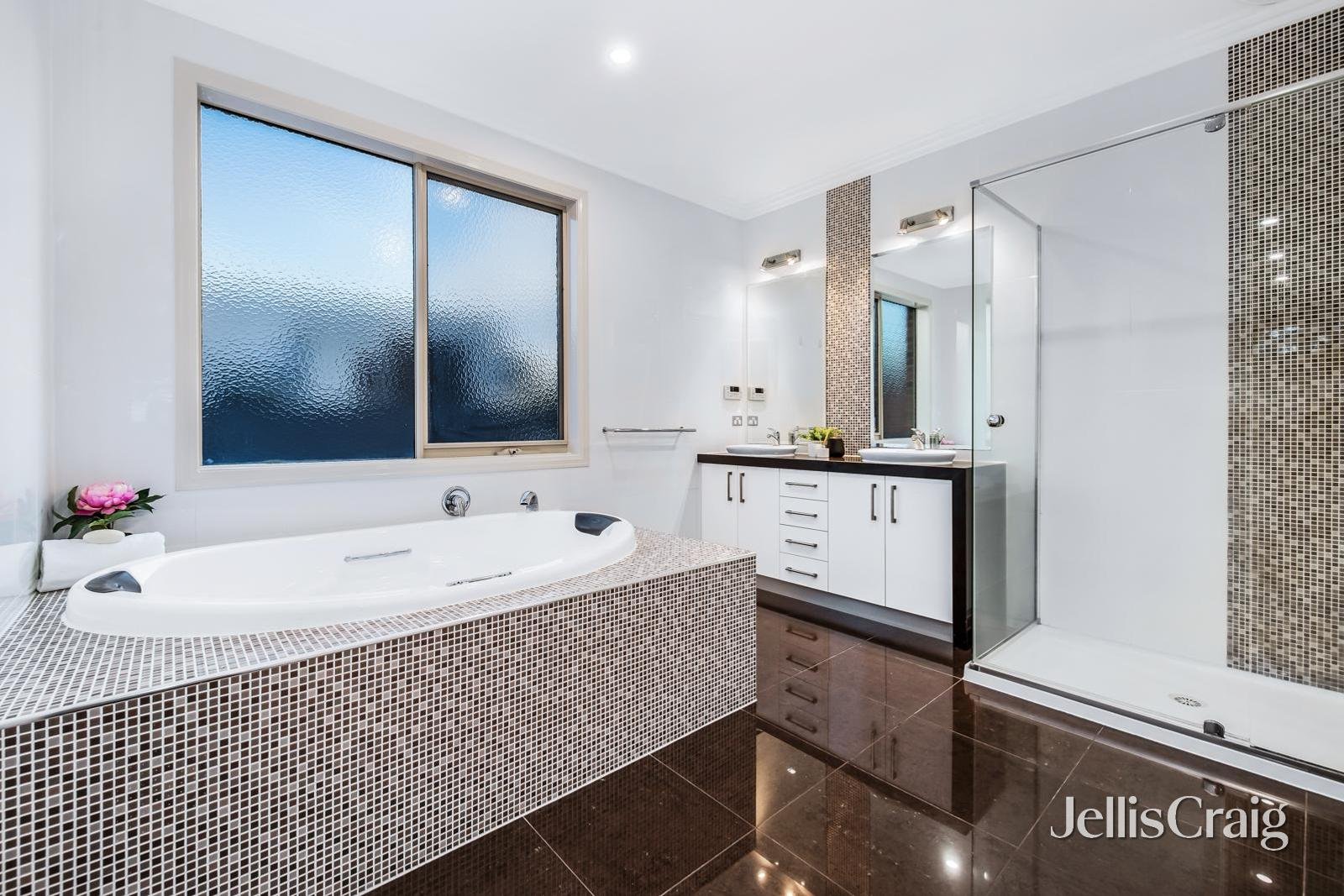 10 Subiaco Court, Glen&nbsp;Waverley image 10