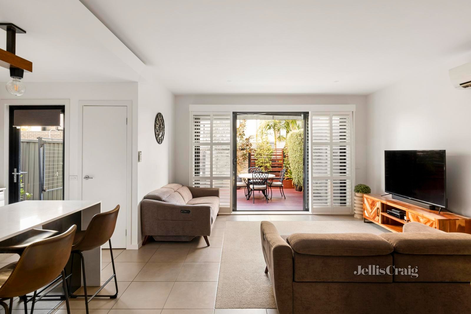 10 Sun Orchid Circuit, St Helena image 3