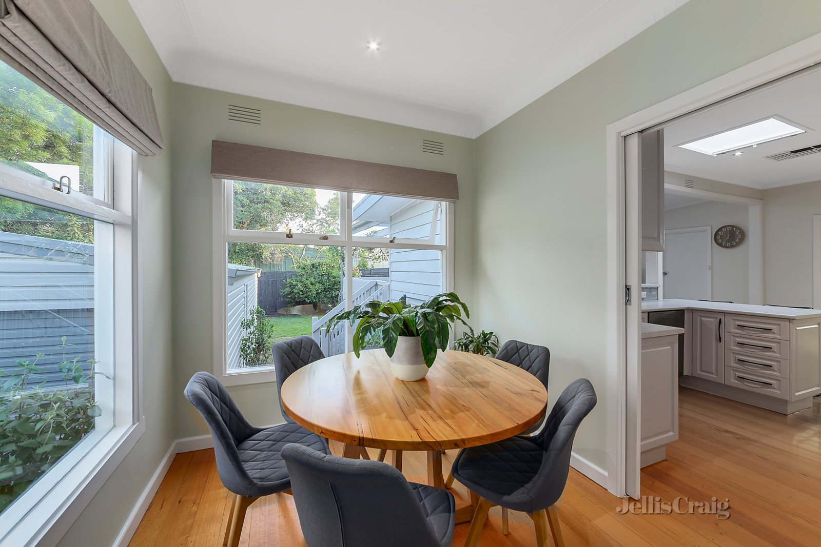 10 Sunshine Avenue, Mitcham image 5