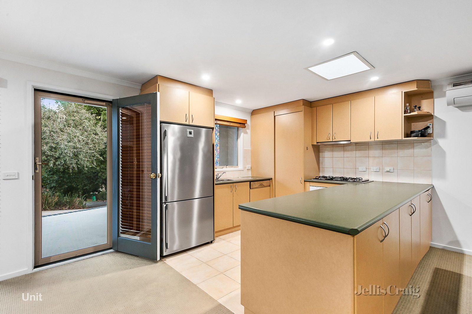 10 Sweeneys Lane, Eltham image 12