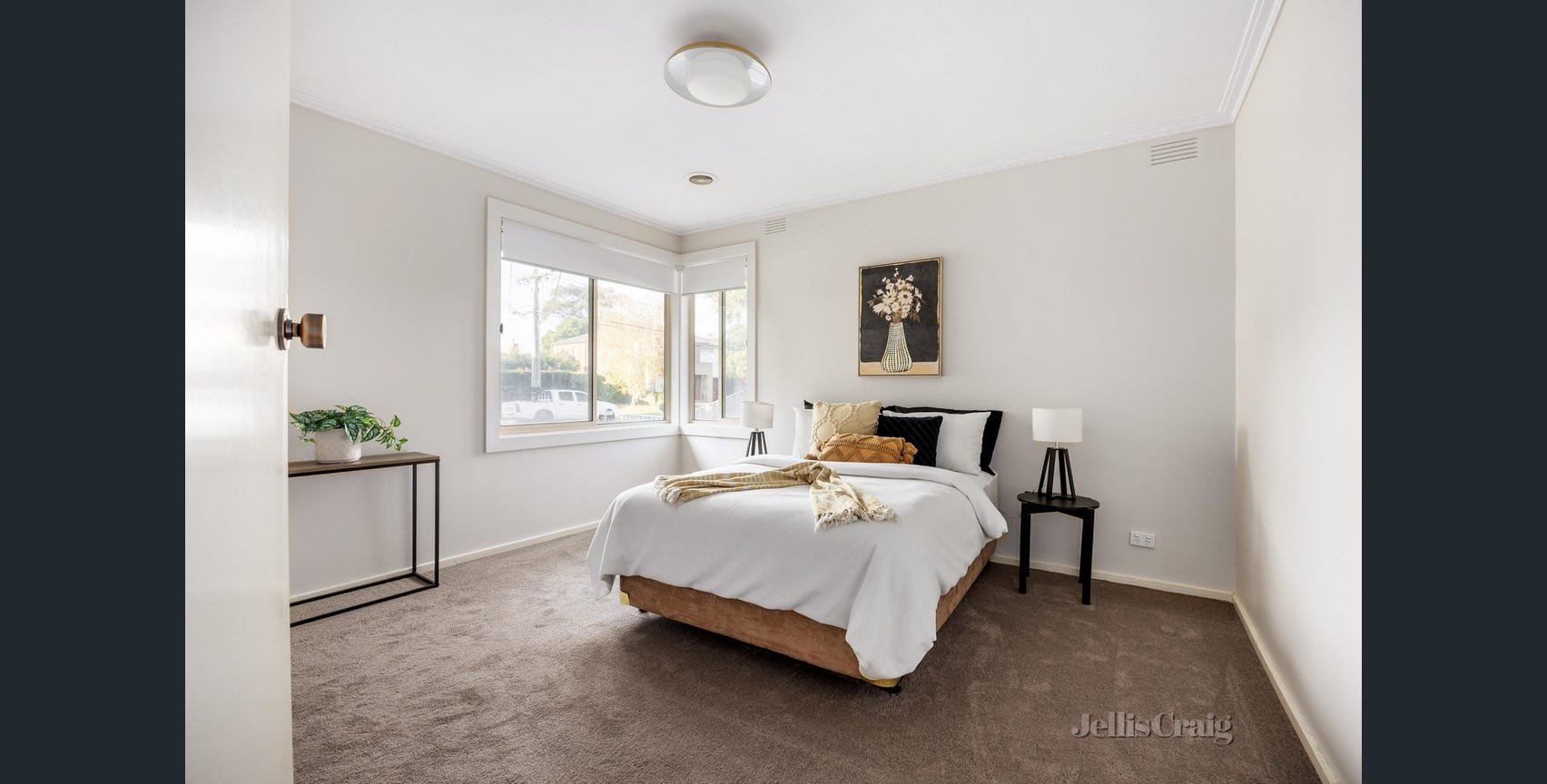 10 Sycamore Avenue, Mentone image 2