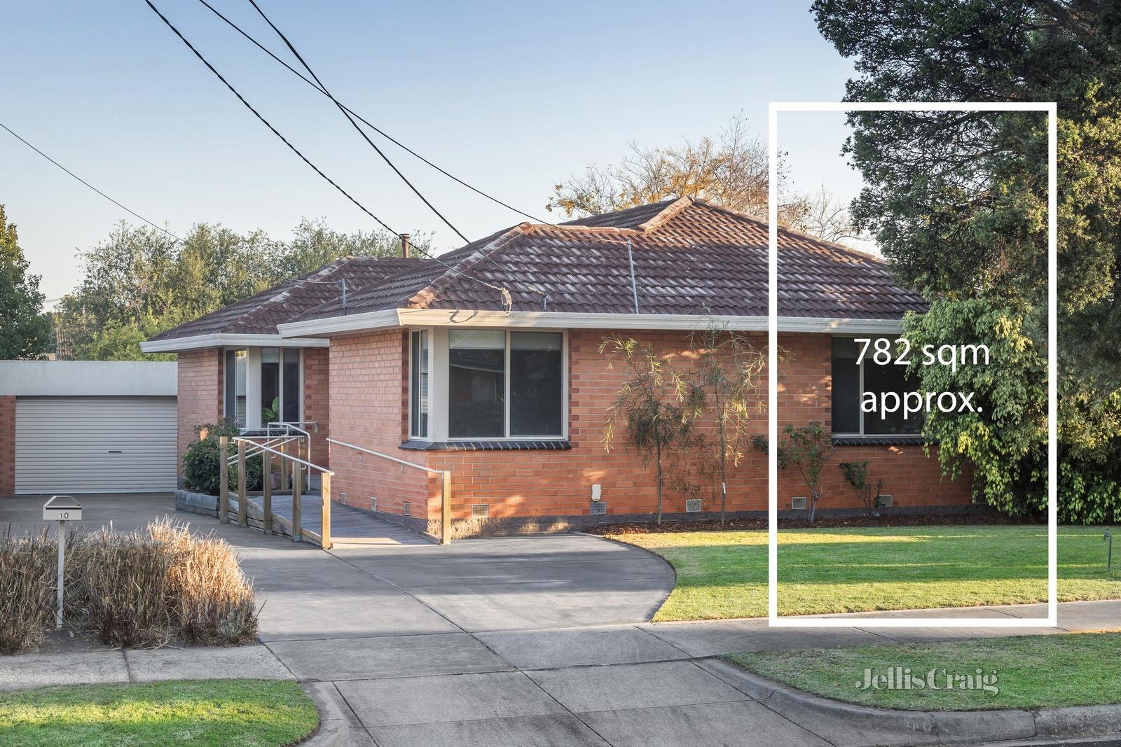 10 Sycamore Avenue, Mentone image 1