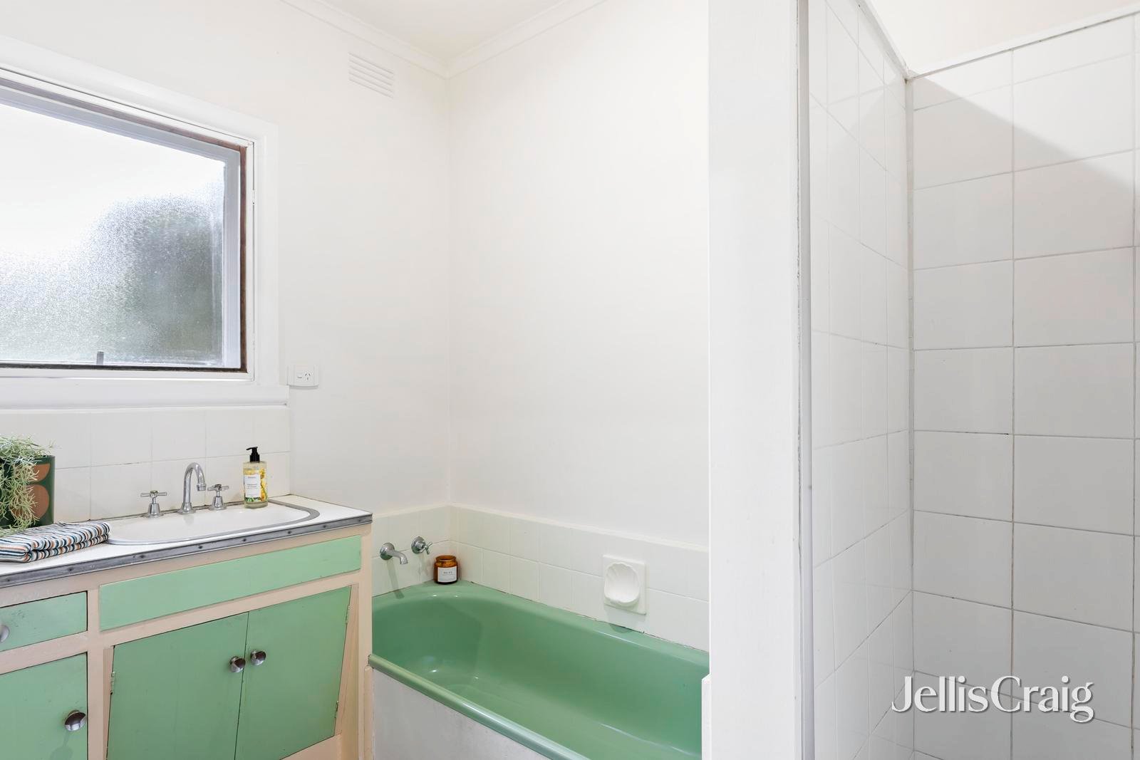 10 Tintern Avenue, Bayswater North image 6