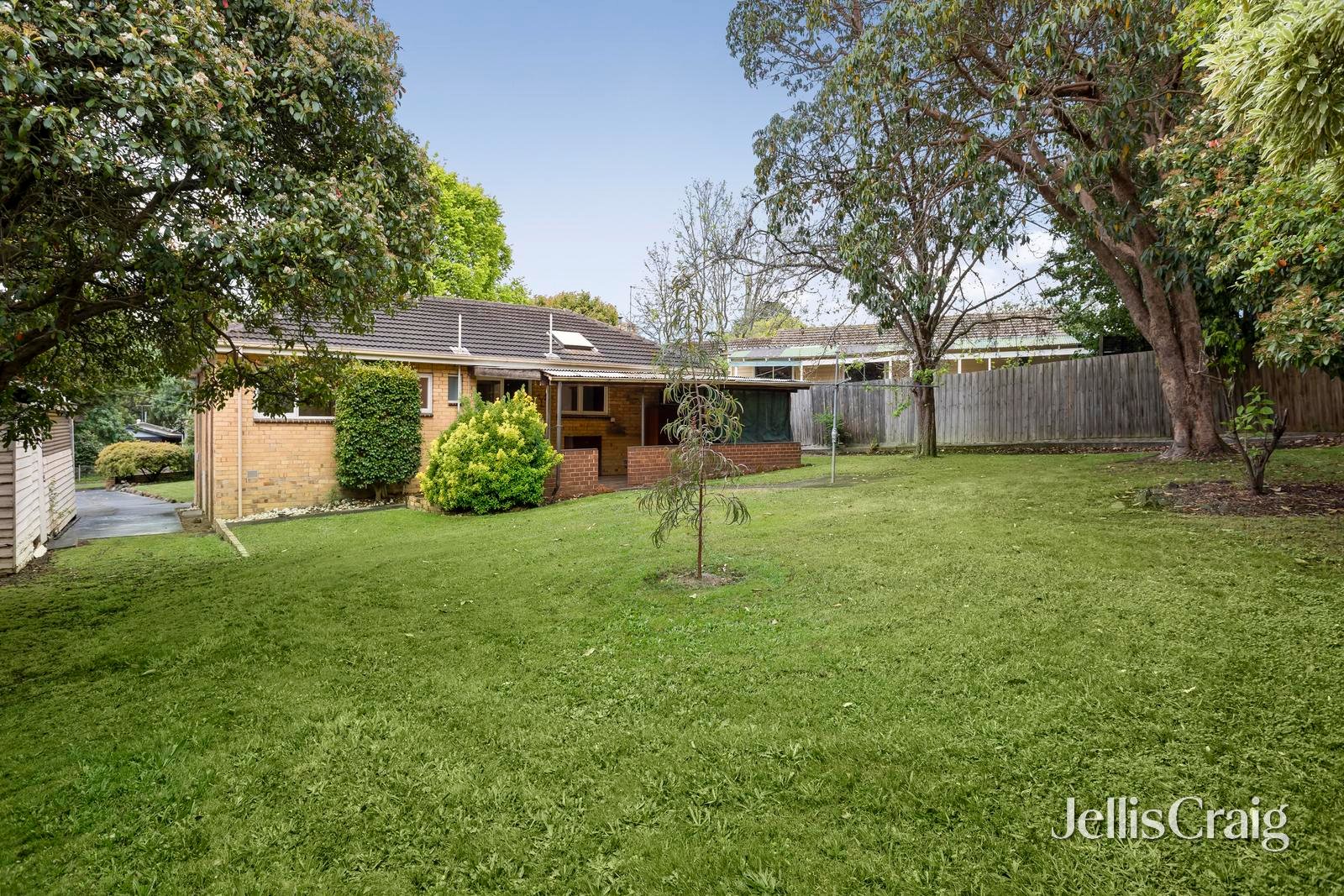 10 Tintern Avenue, Bayswater North image 8