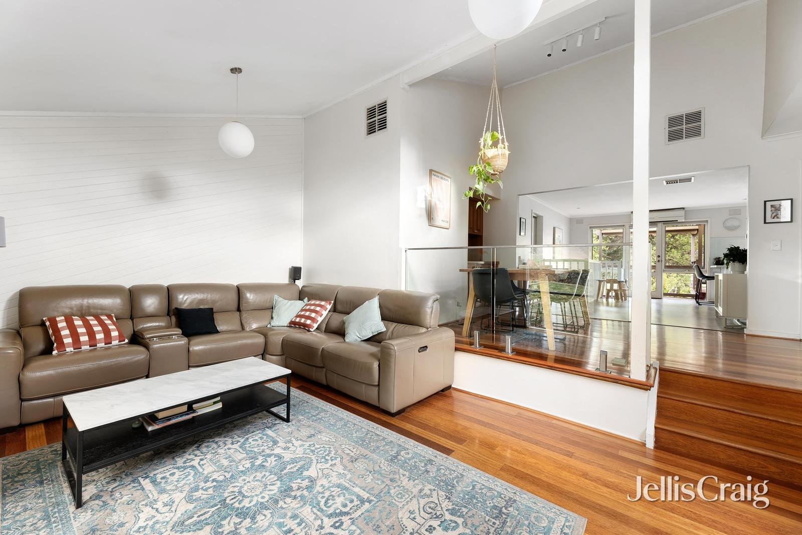 10 Toombarra Place, Greensborough image 2