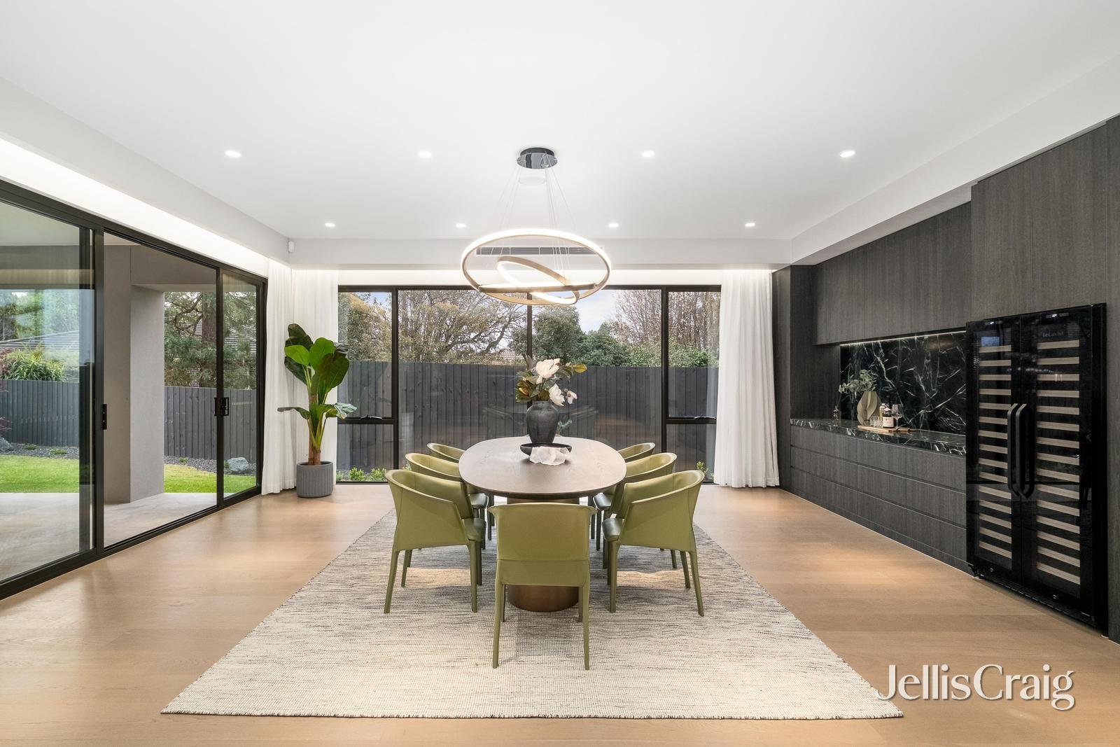 10 Trevor Court, Mount Waverley image 8