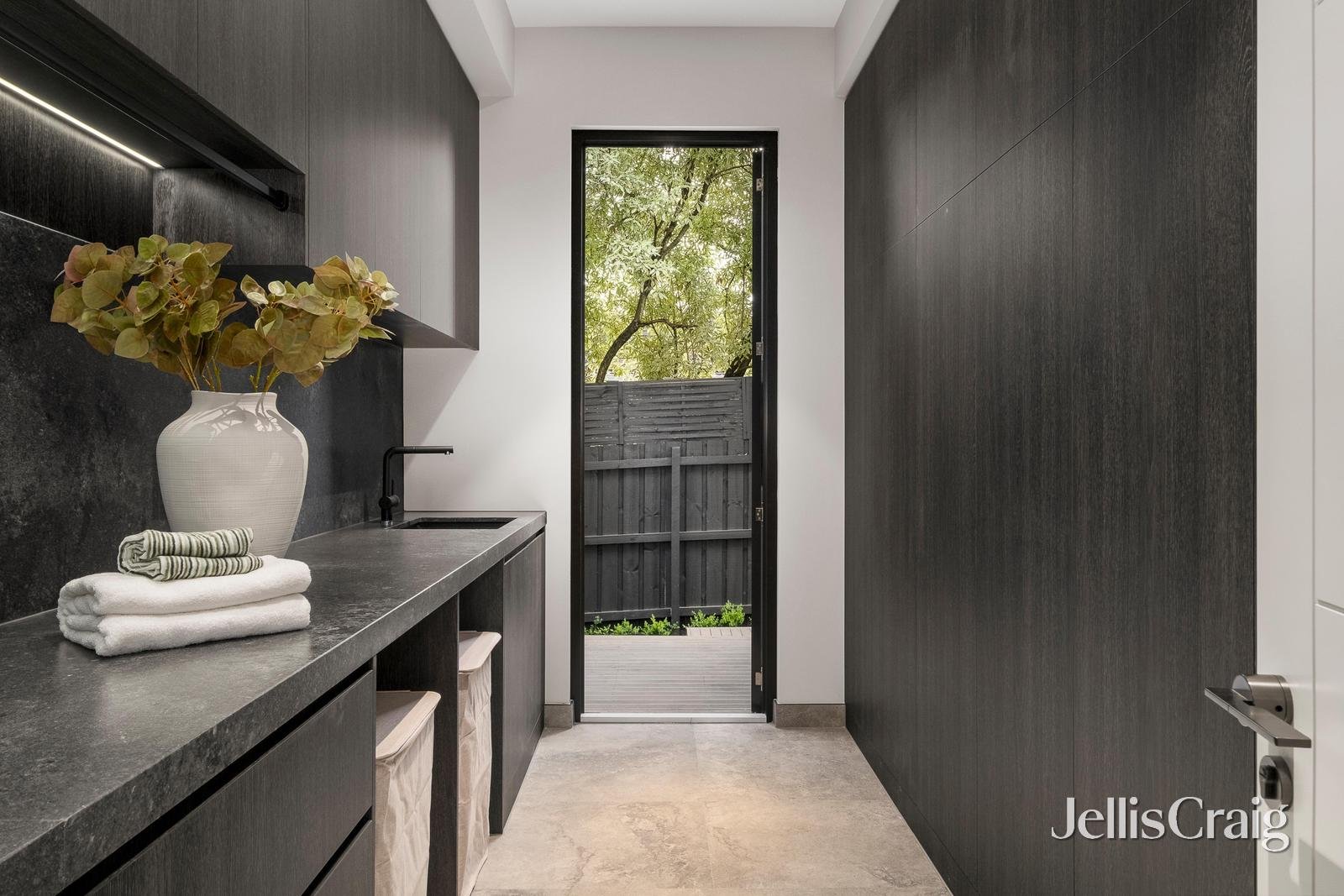 10 Trevor Court, Mount Waverley image 19
