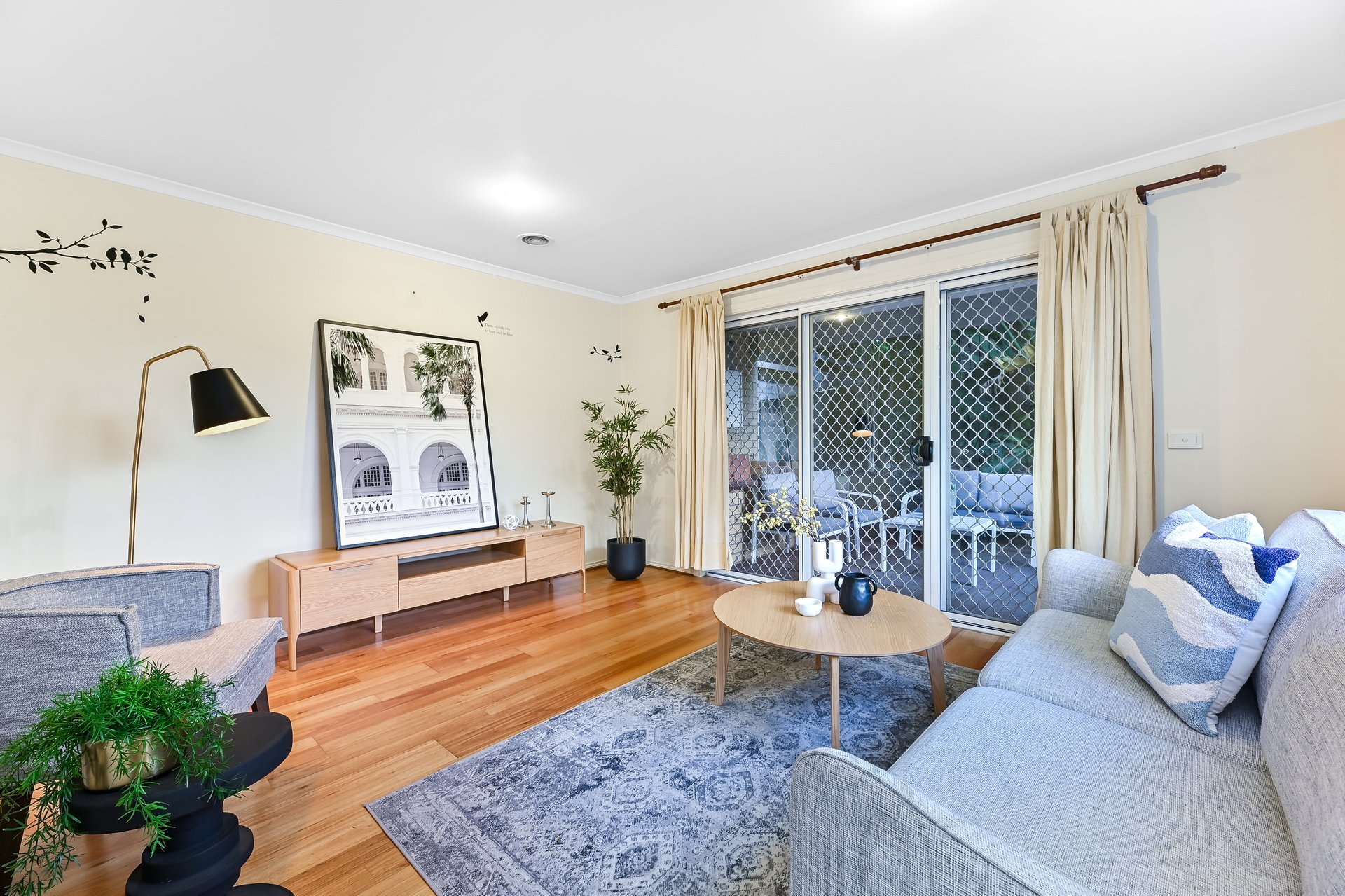 10 Tulloch Grove, Glen Waverley image 2
