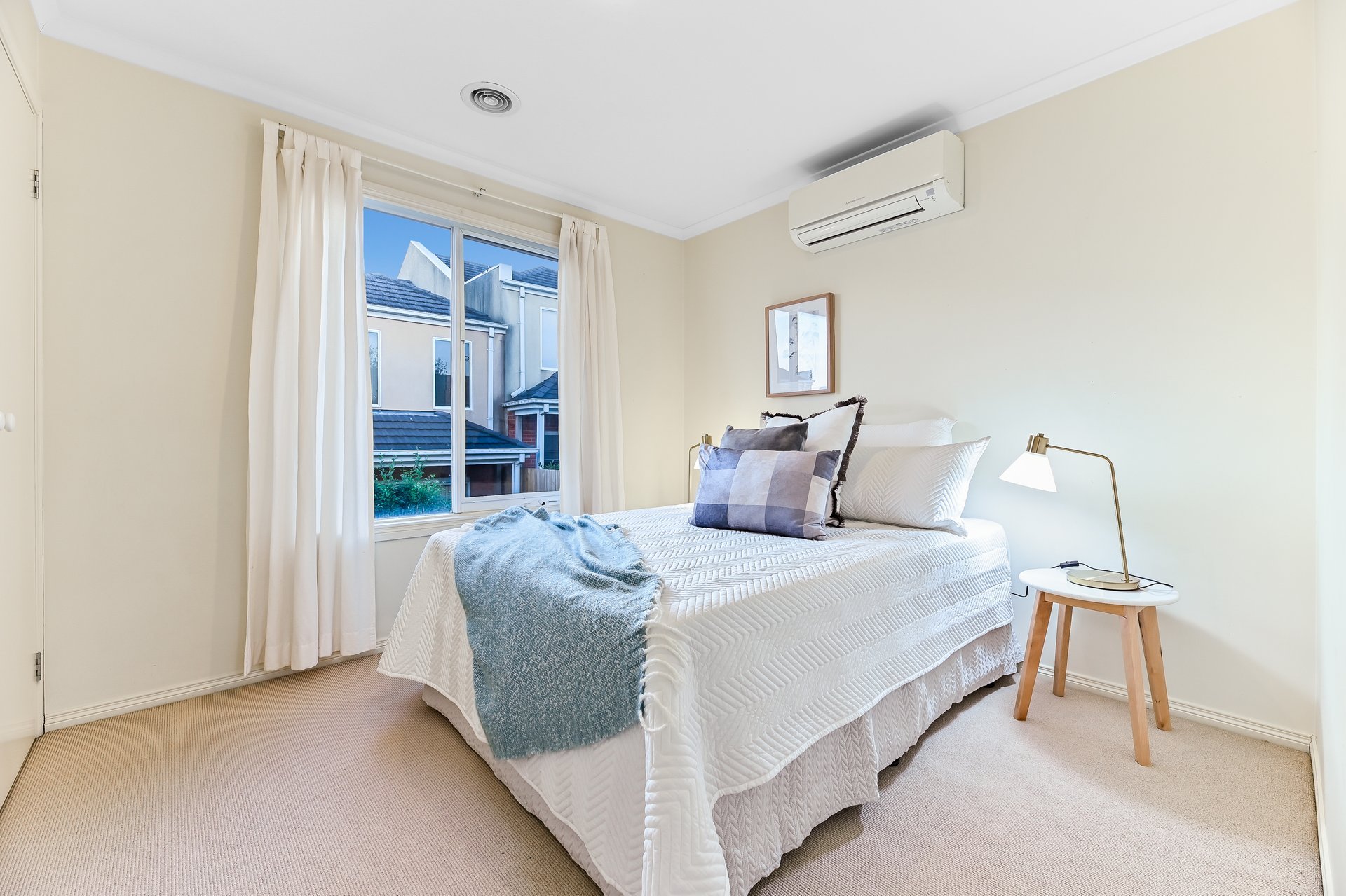 10 Tulloch Grove, Glen Waverley image 8
