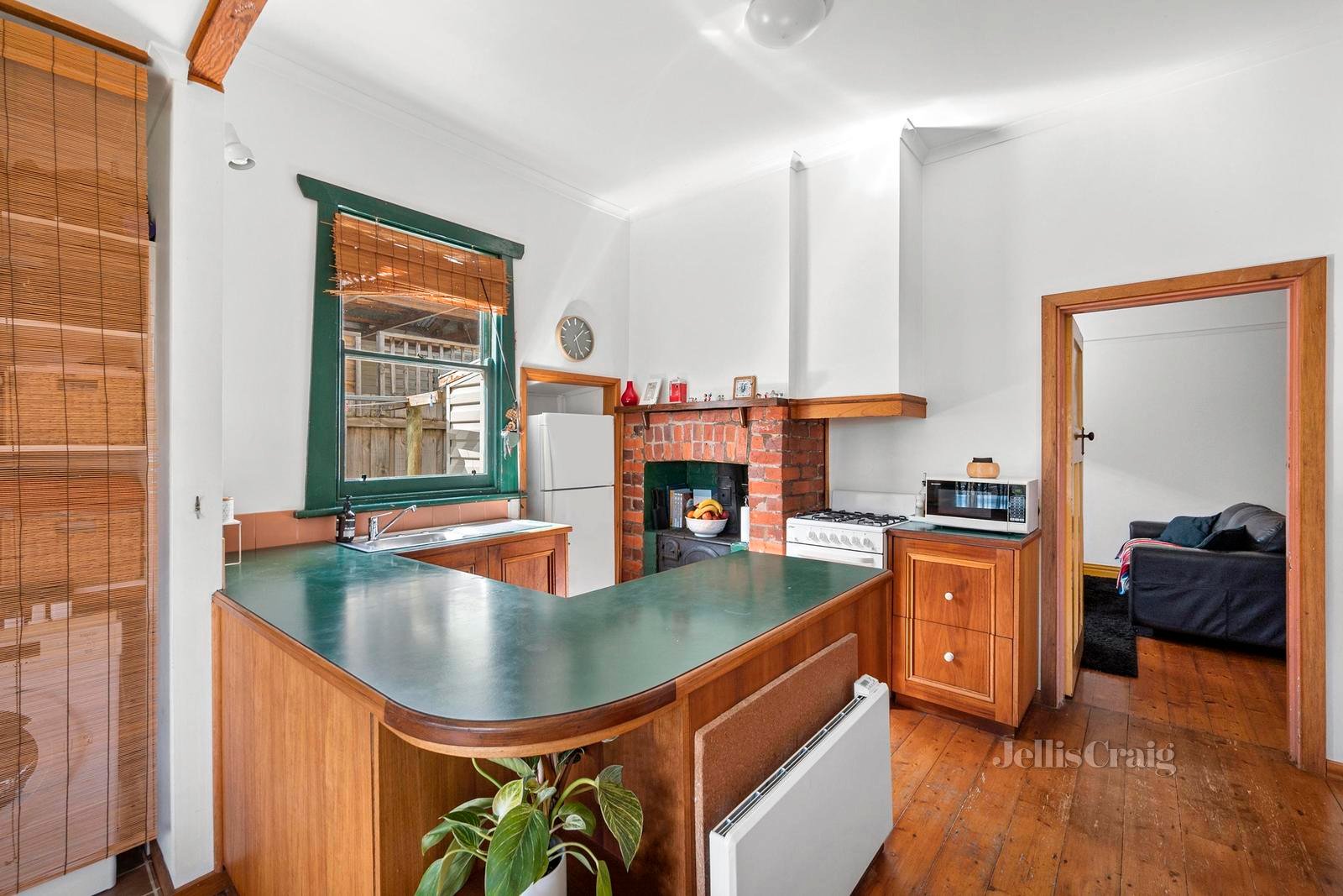 10 Tully Street, East Geelong image 3