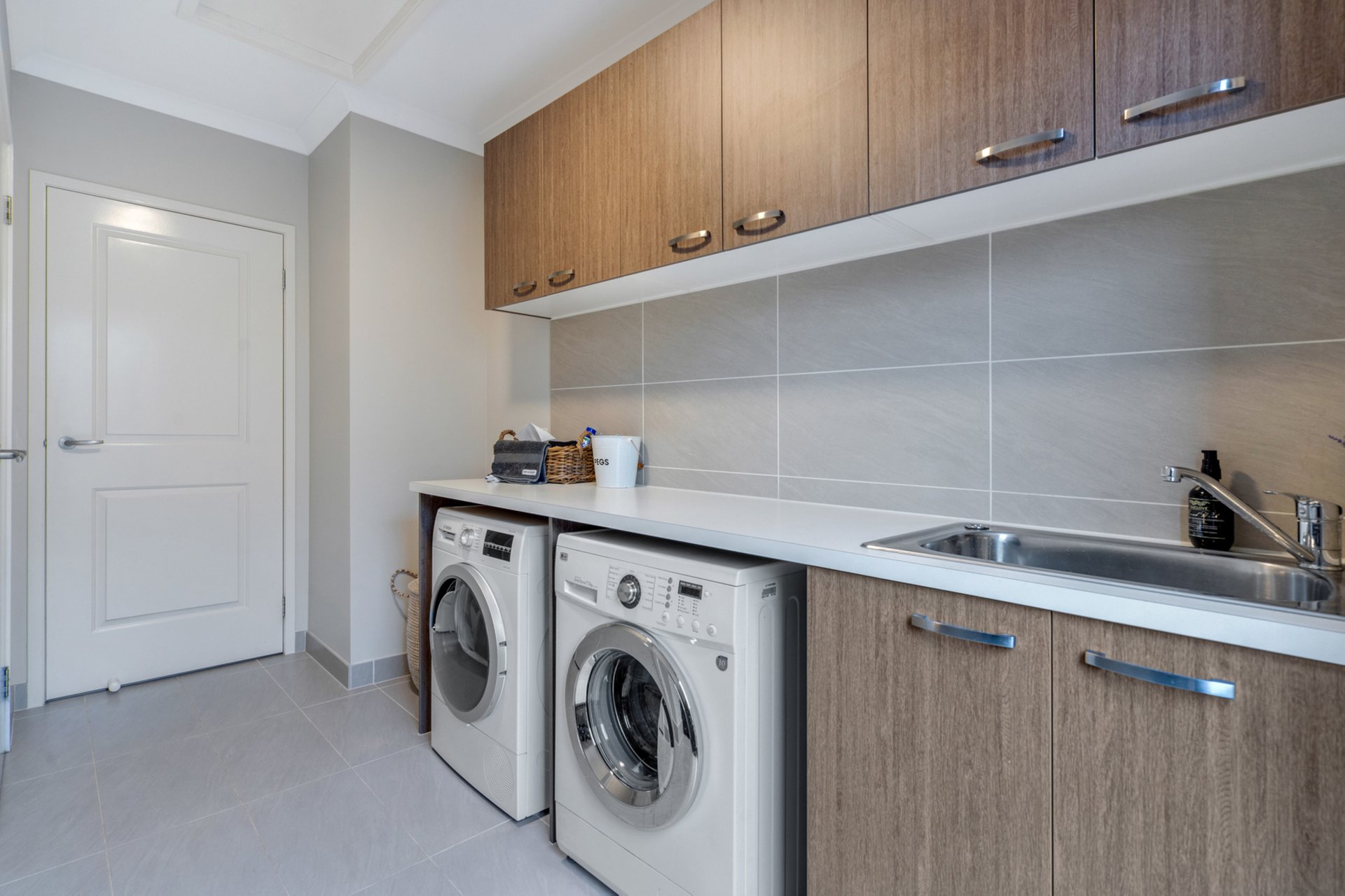 Property Gallery Thumbnail 28