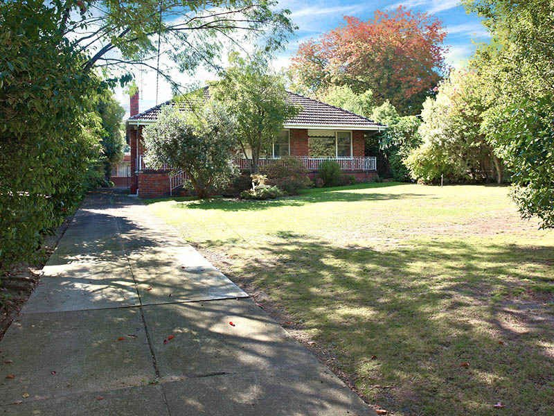 10 Unsworth Road, Ringwood North image 2