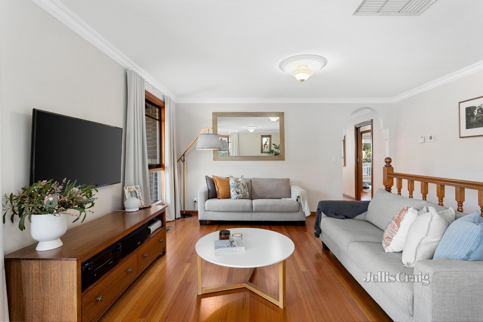 10 Upland Court, Eltham North image 3