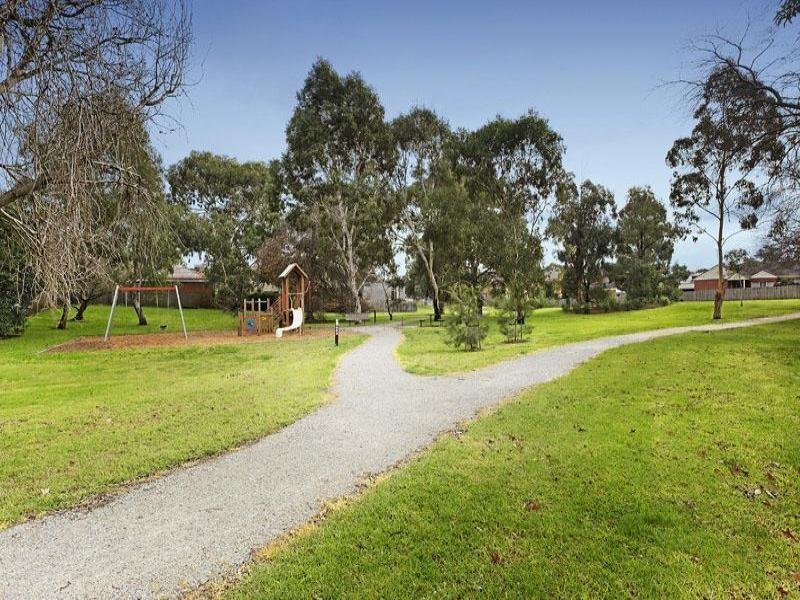 10 Uplands Road, Balwyn North image 7