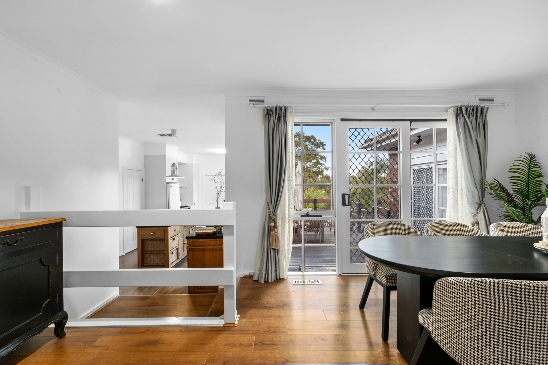 Property Gallery Thumbnail 9