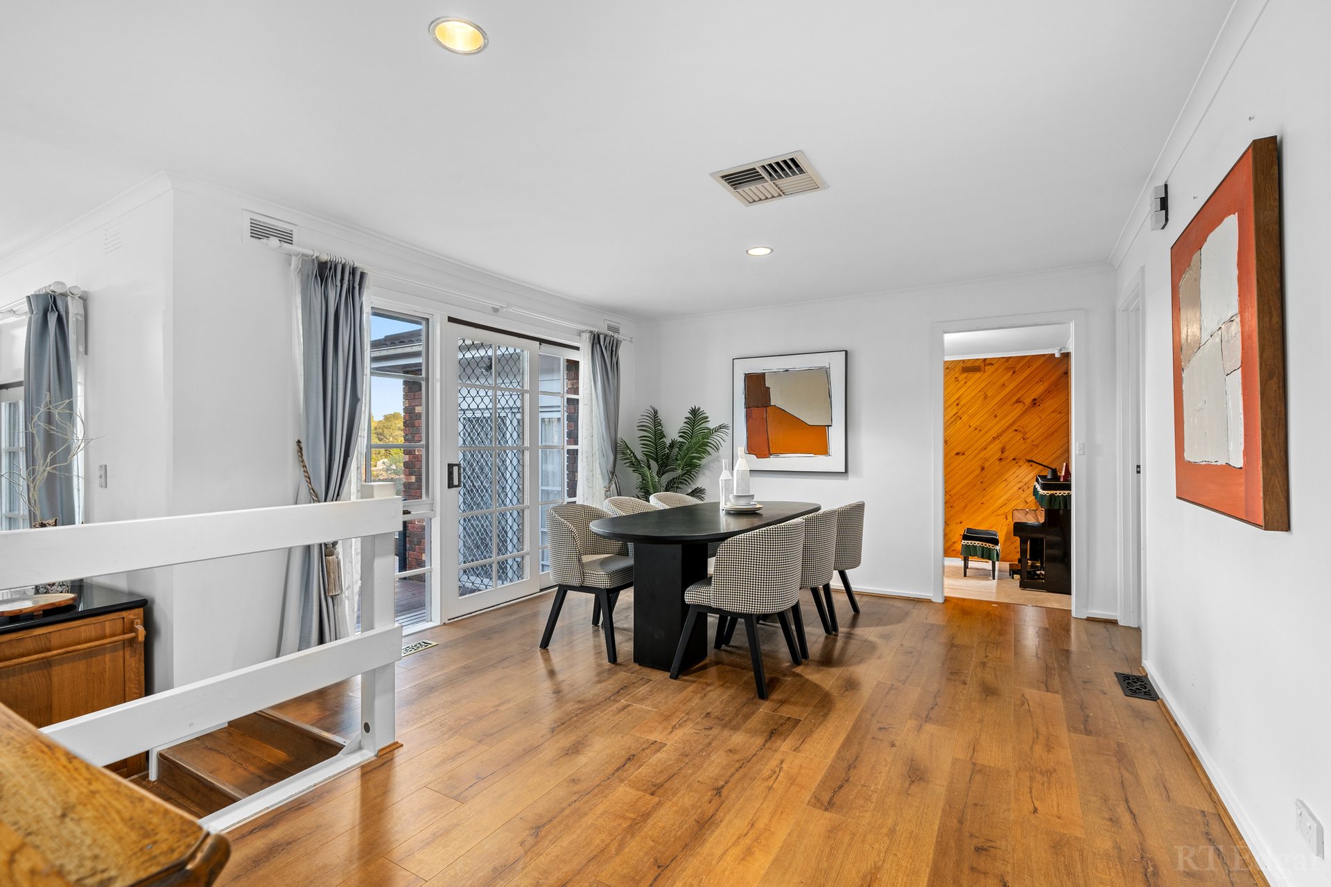 Property Gallery Thumbnail 11