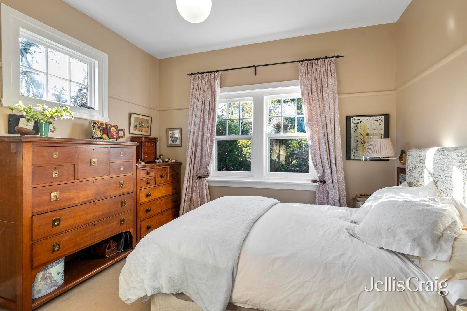 10 Verdun Street, Surrey Hills image 10