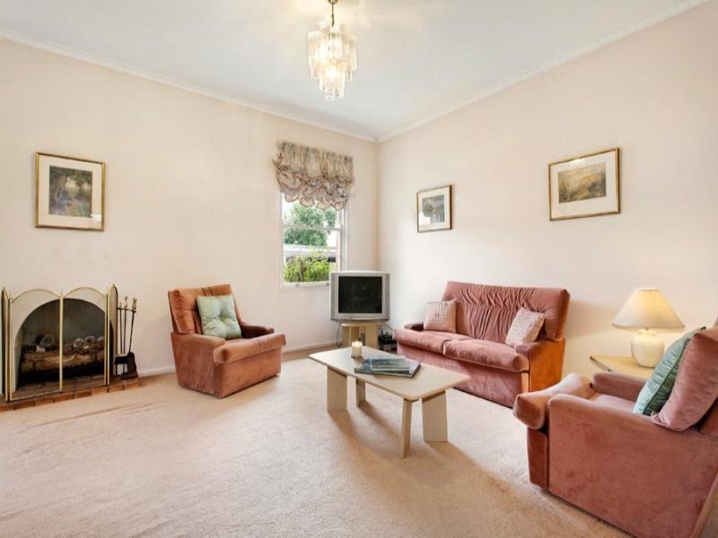 10 View Hill Road, Balwyn North image 2