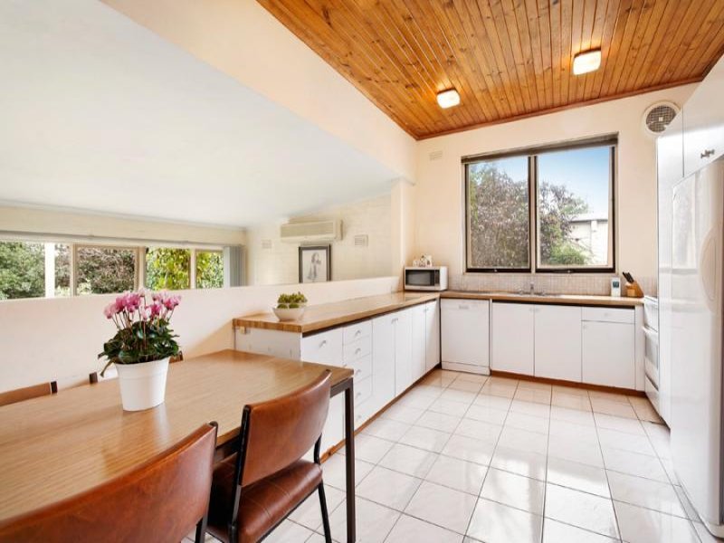 10 View Hill Road, Balwyn North image 5