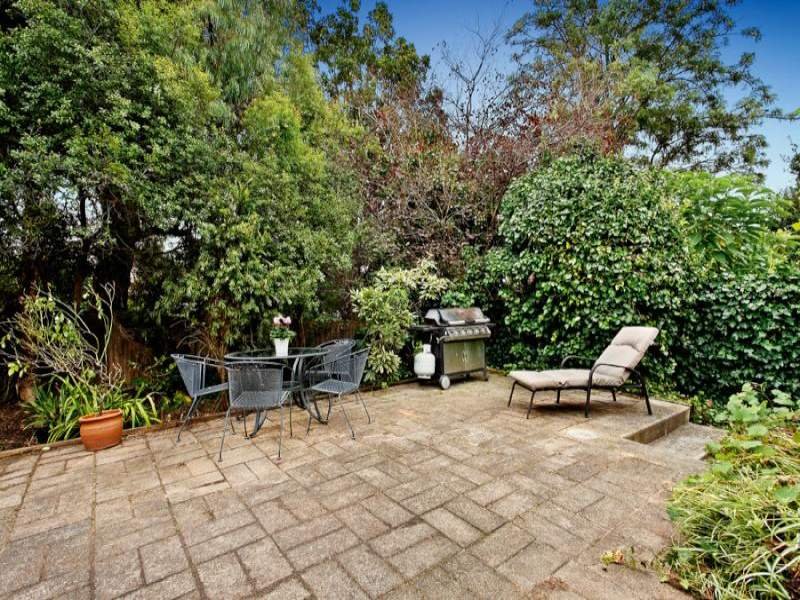 10 View Hill Road, Balwyn North image 8