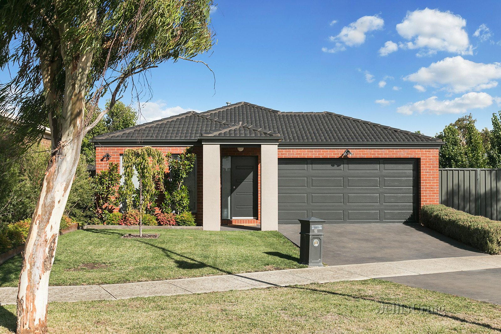 10 Village Green Drive, Kyneton image 1