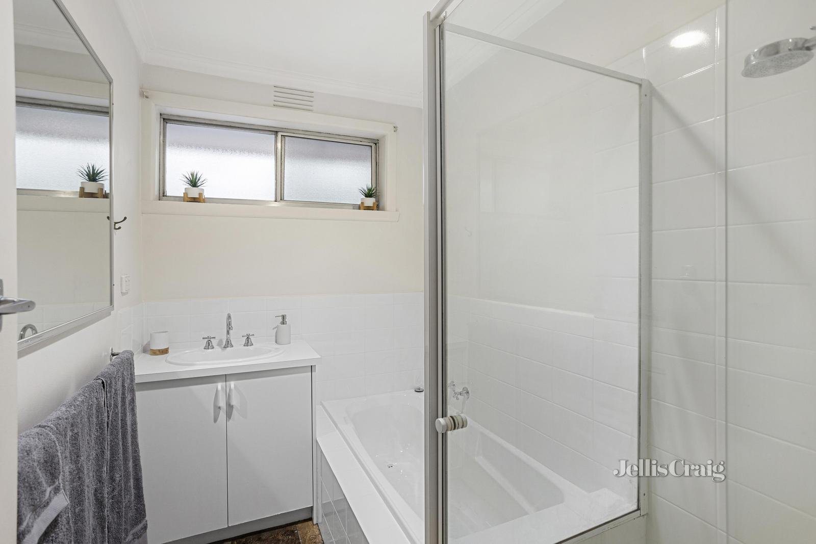 10 Walsh Street, Eltham image 7