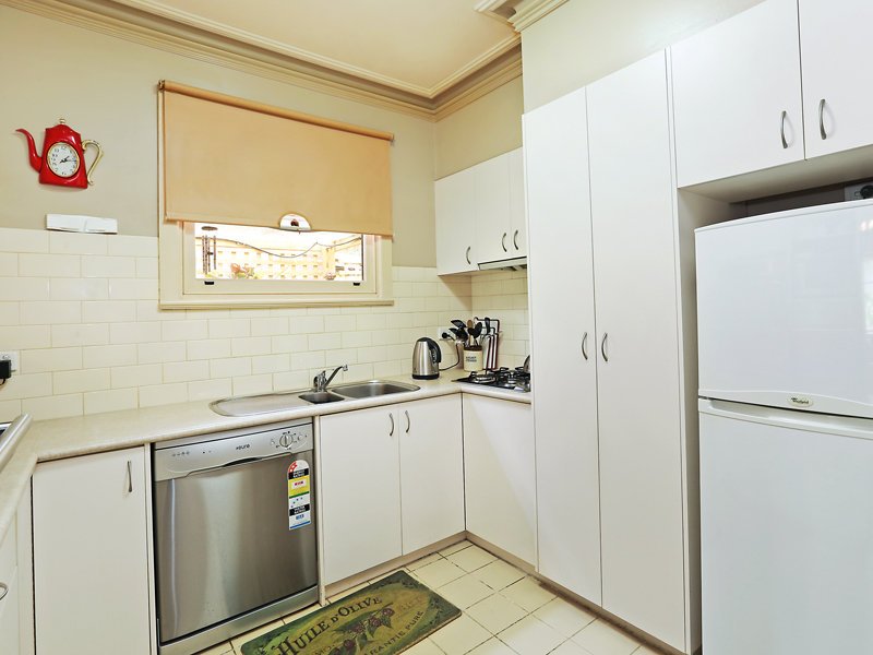 10 Walter Street, East Geelong image 6