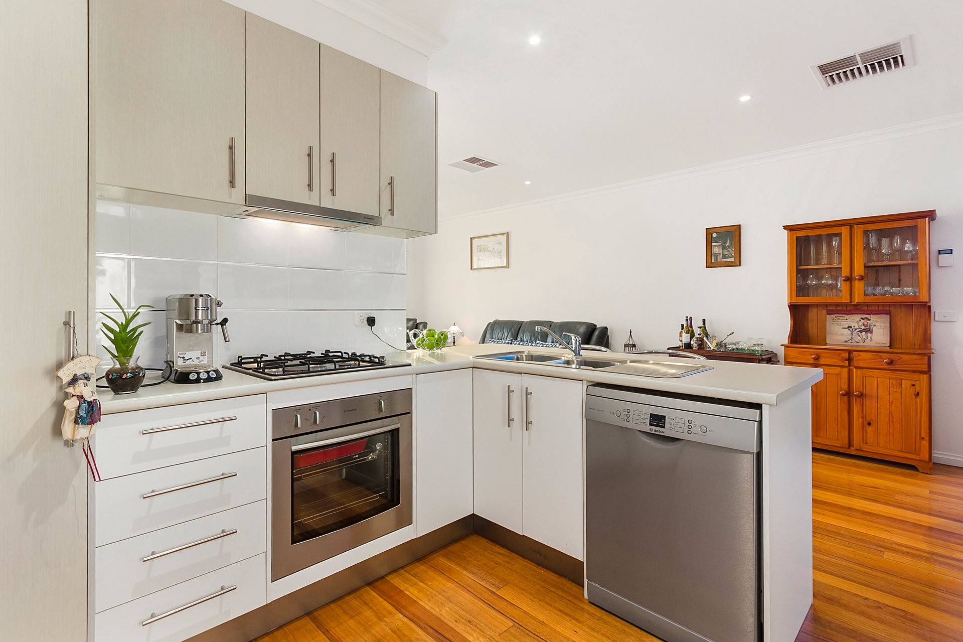 10 Warwick Street, Box Hill North image 5
