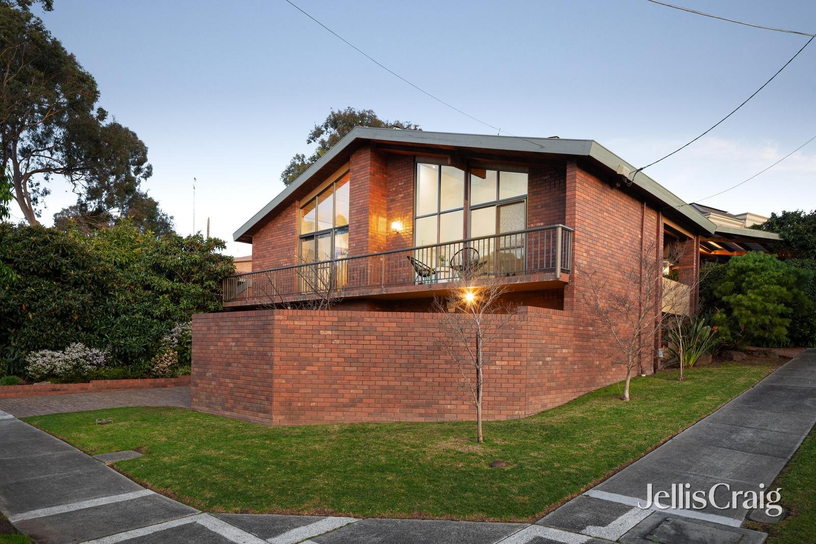 10 White Way, Bulleen image 1