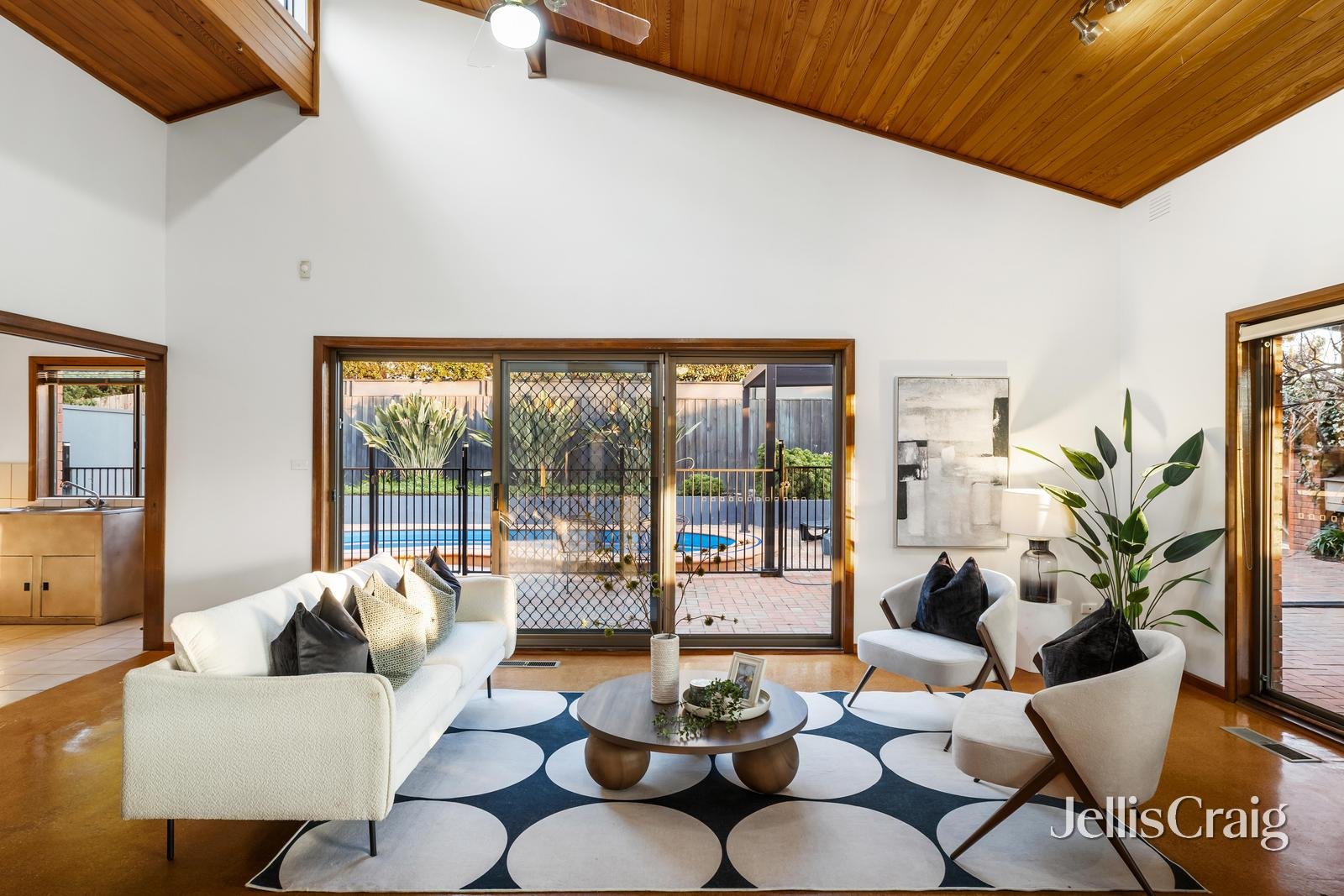 10 White Way, Bulleen image 2