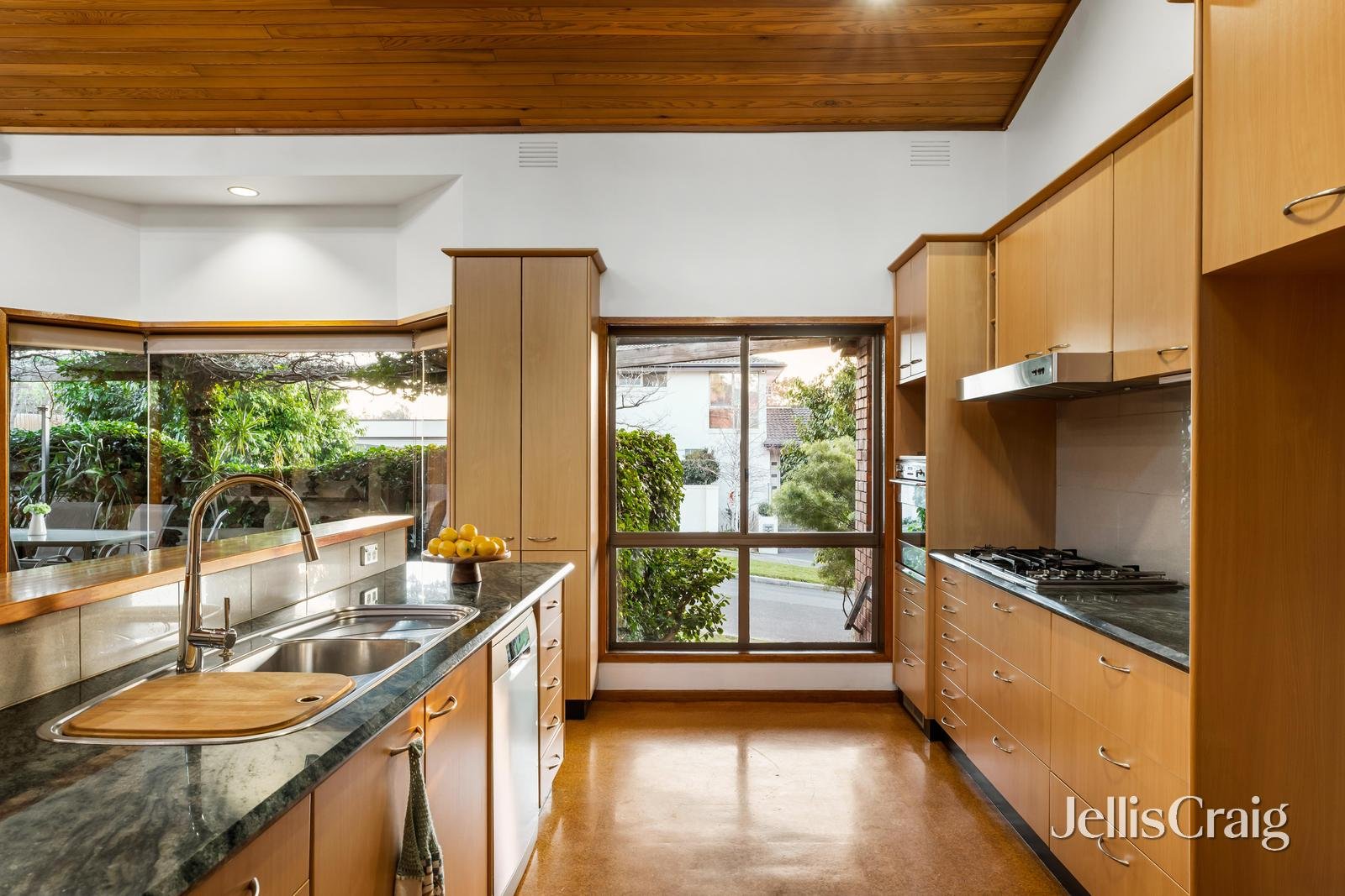 10 White Way, Bulleen image 4