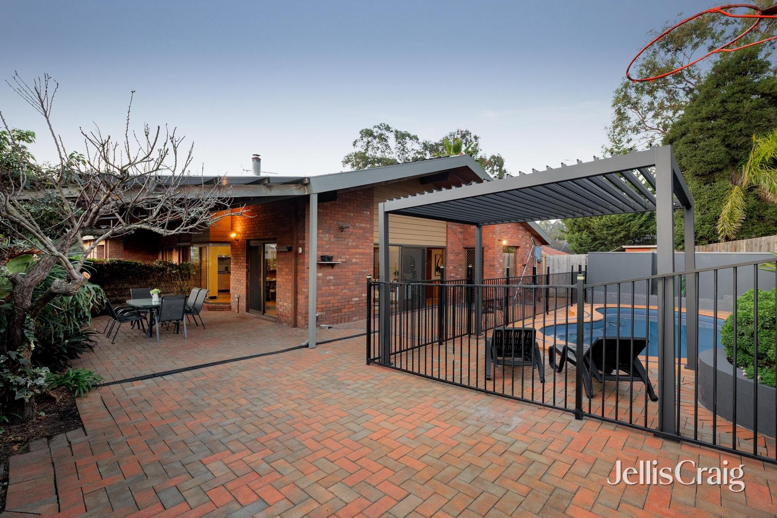 10 White Way, Bulleen image 14