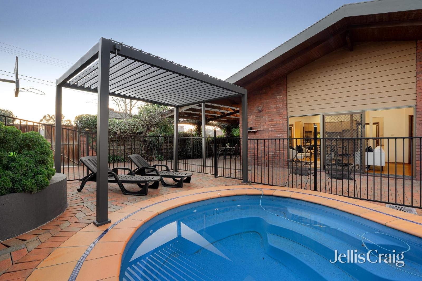 10 White Way, Bulleen image 15