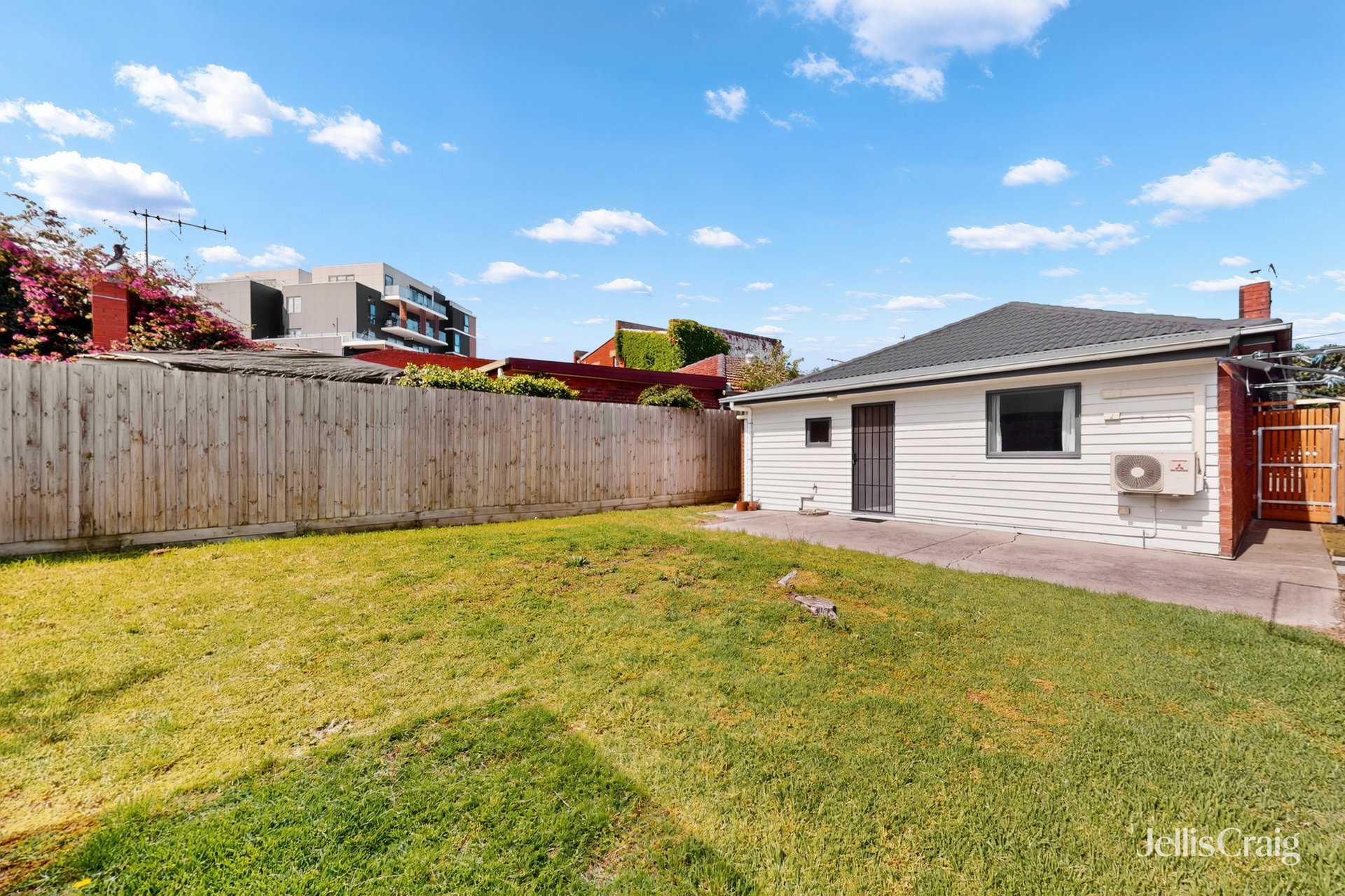 10 Williamstown Road, Kingsville image 1