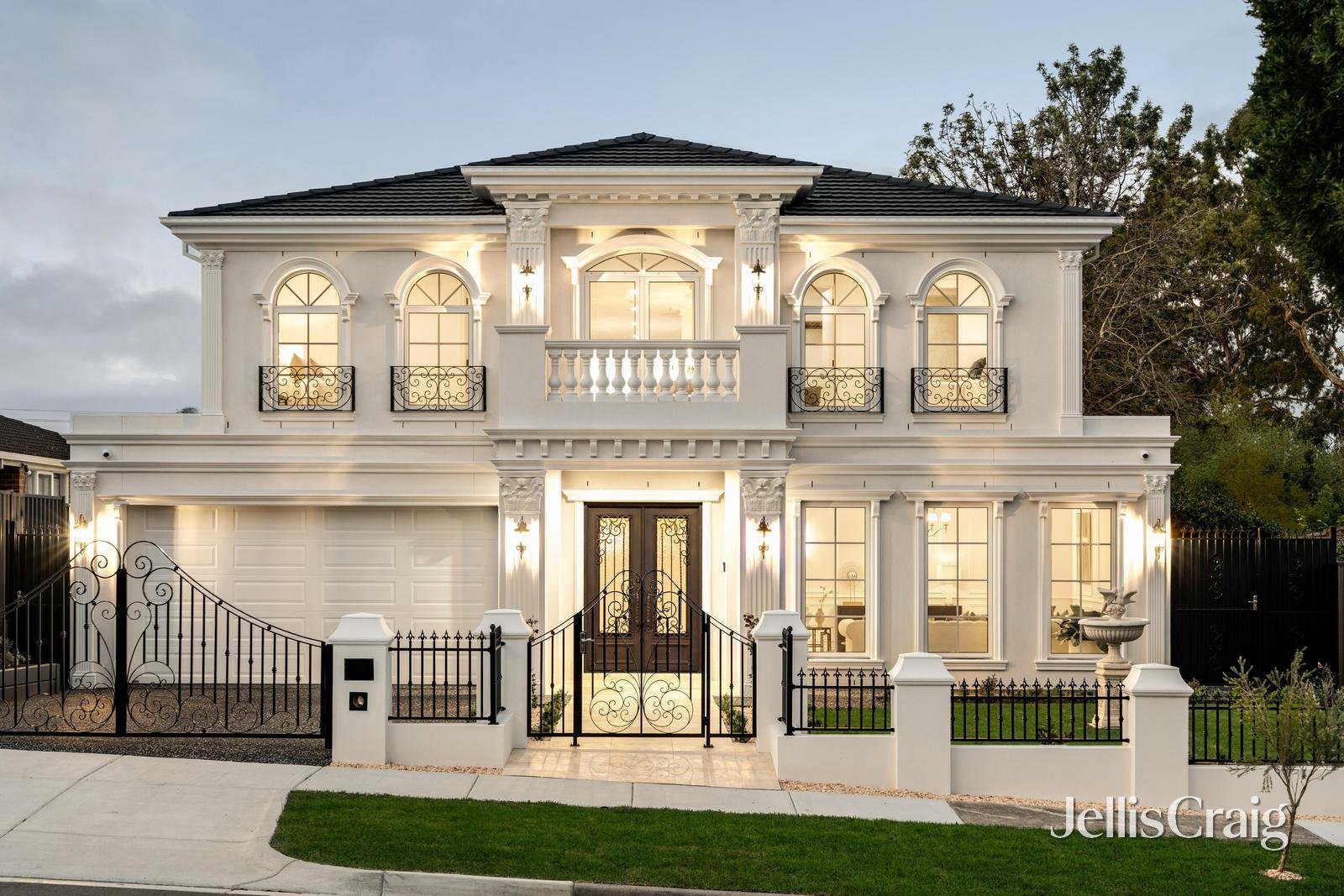 10 Wilton Crescent, Wheelers&nbsp;Hill image 2