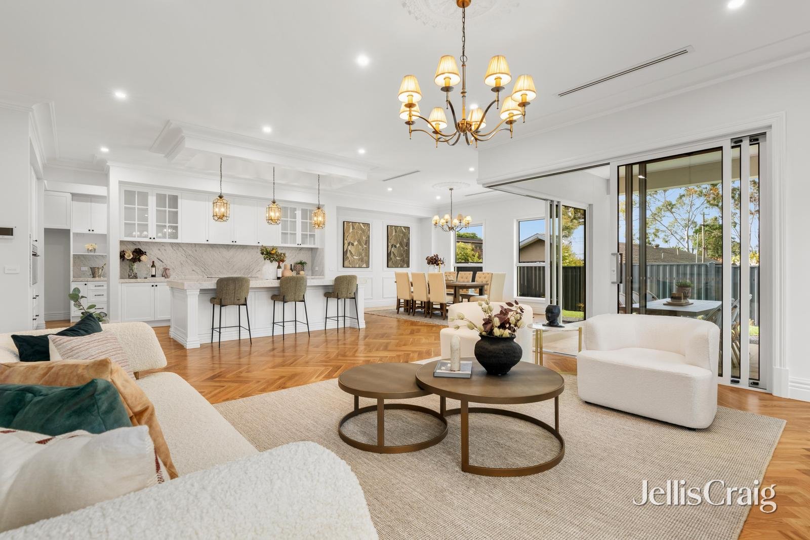 10 Wilton Crescent, Wheelers&nbsp;Hill image 6