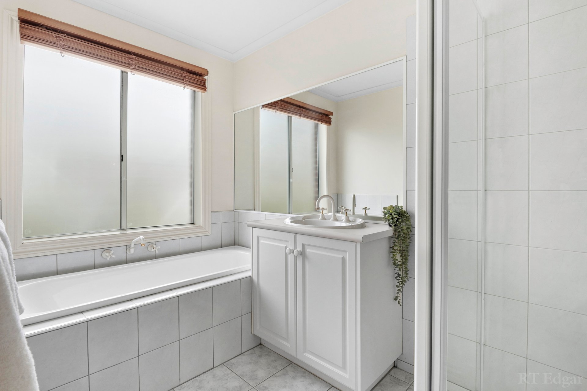 Property Gallery Thumbnail 8