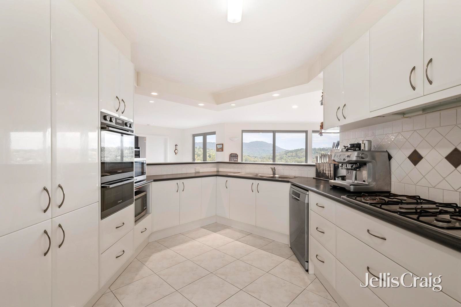 10 Woodlee Rise, Lilydale image 3